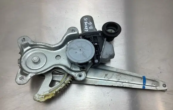 Lexus IS 220D-250-350 Rear door manual window regulator 8572053060