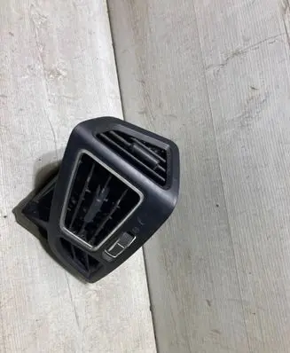 Ford Kuga II Dashboard side air vent grill/cover trim