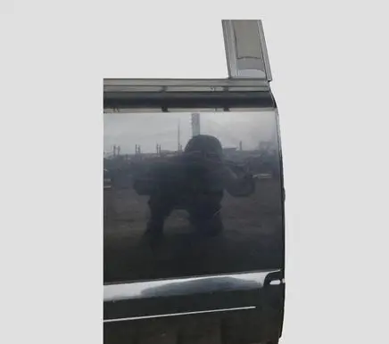 KIA Sorento Rear door