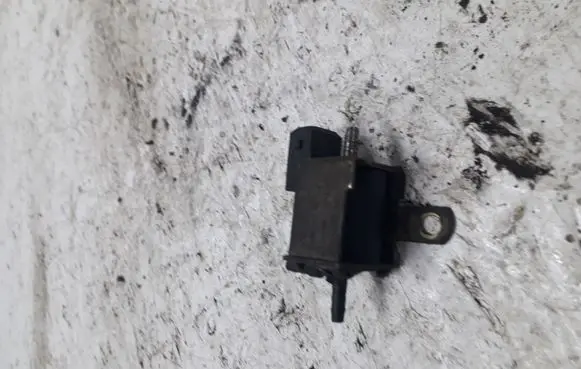 Volkswagen New Beetle Turbo solenoid valve 028905283