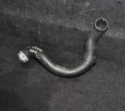 Mercedes-Benz C W204 Engine coolant pipe/hose A2045010682