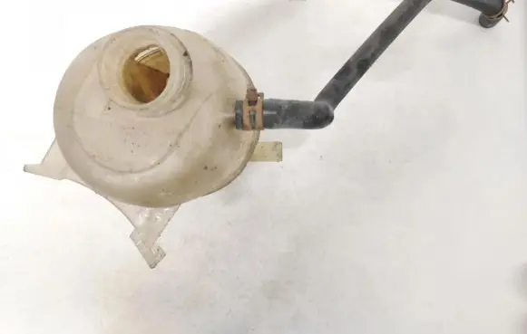 Renault Scenic I Coolant expansion tank/reservoir 7700839184E
