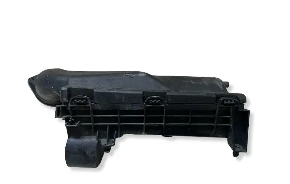 Opel Grandland X Air filter box 8925070780