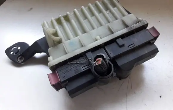 Opel Zafira A Fan control module 