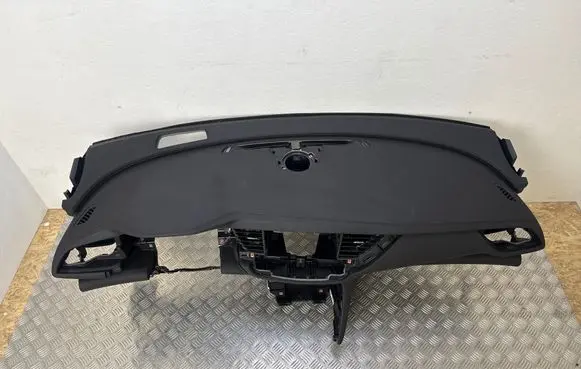 Opel Insignia B Dashboard 3009976400 2832009 2937284