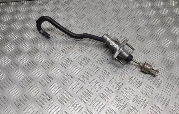 Toyota Corolla E120 E130 Clutch slave cylinder 
