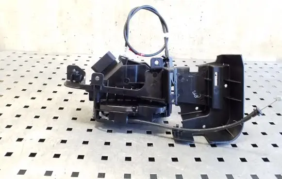 Ford Ranger Front door lock CM5AA21813CB 40514146