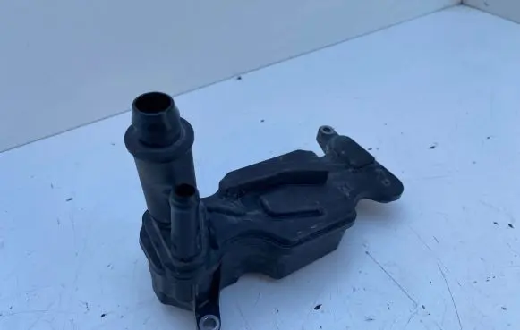 Mercedes-Benz B W246 W242 Oil breather separator A2700160000