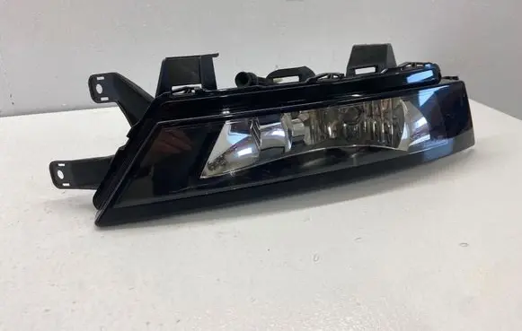 Skoda Rapid (NH) Front fog light 5JA941700D 01299802 26R1ND2205