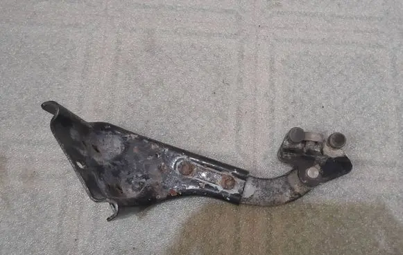 Mercedes-Benz Vito Viano W639 Sliding door lower roller guide/hinge a6397630114 6397630114