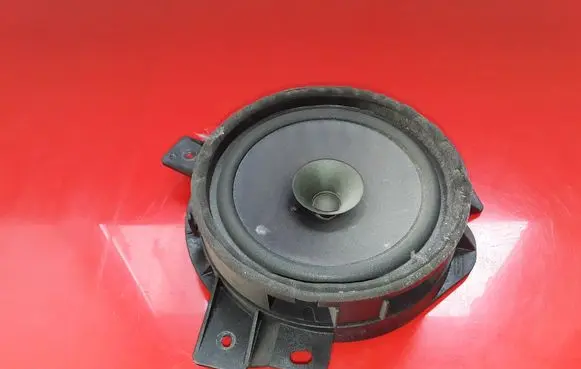 Mitsubishi Grandis Rear door speaker MR986443 EAS16P651BL6