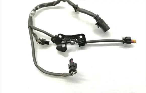 Audi A5 Fuel injector wires 06M103320M