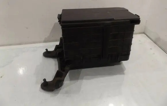 Volkswagen Touran I Fuse box set