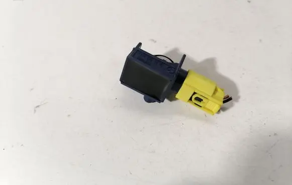Mercedes-Benz E W212 Airbag deployment crash/impact sensor A2128204926