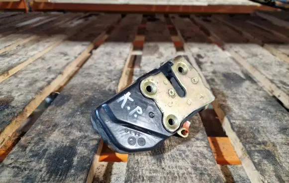 Chrysler 300 - 300C Front door lock