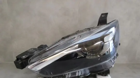 Mazda 3 I Headlight/headlamp D10E-51040