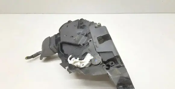 Volvo C30 Front door lock 30753658