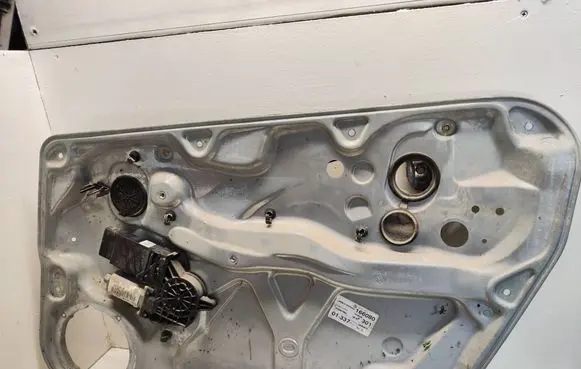Front door window regulator with motor