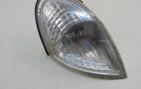 Nissan Almera Tino Front indicator light 