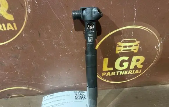 Mercedes-Benz C W204 Fuel injector A6510704987 228354010