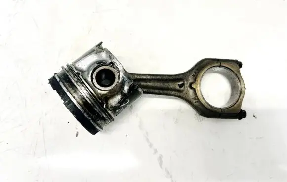 Citroen C3 Piston with connecting rod