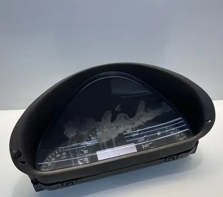 Mercedes-Benz C W203 Speedometer (instrument cluster) A2035403047 110080231 2035403047