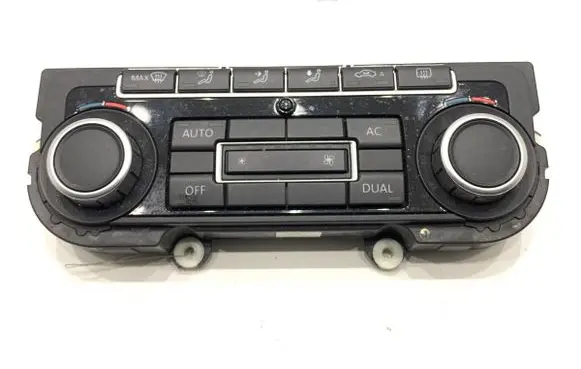 Volkswagen Touran II Interior fan control switch 5K0907044CM