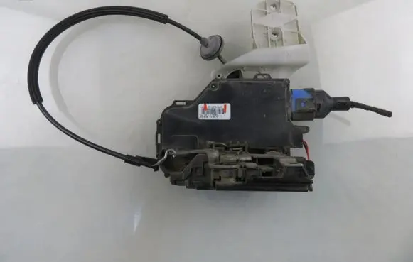 Volkswagen Caddy Front door lock 3D1837016AC
