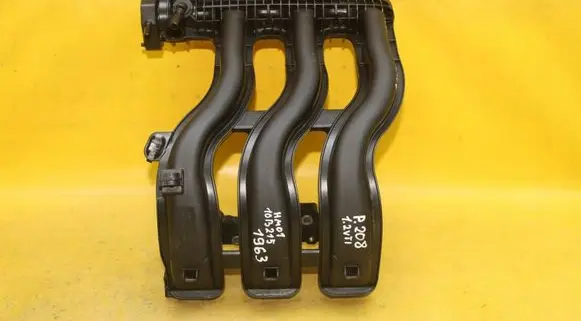 Peugeot 208 Intake manifold