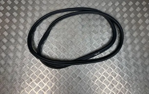 Trunk rubber seal (body)