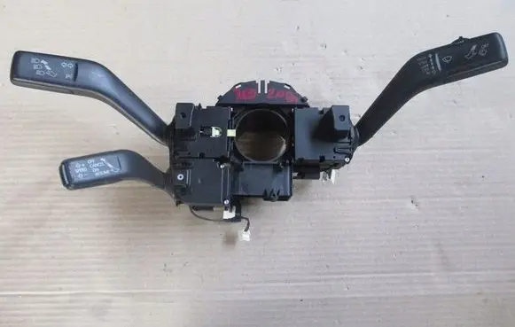 Volkswagen PASSAT Central console control unit 3C5953513AF
