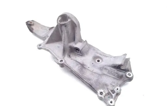 Ford Kuga II Generator/alternator bracket DS7Q8D611AH