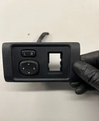 Lexus CT 200H Wing mirror switch D79881