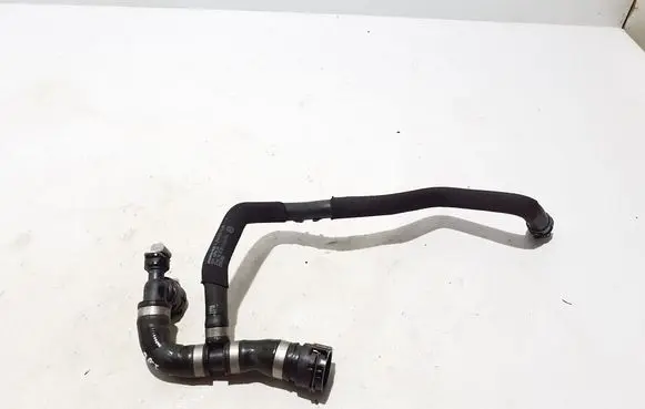 Engine coolant pipe/hose