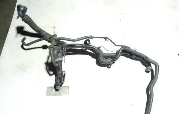 Volkswagen PASSAT B7 Engine coolant pipe/hose