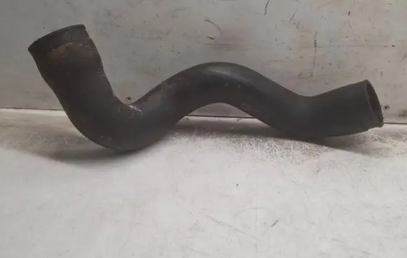 Volkswagen PASSAT B5 Intercooler hose/pipe 