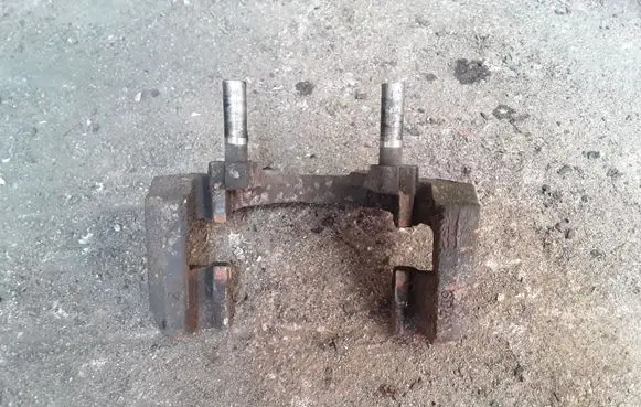 BMW X5 E70 Brake caliper pad carrier rear NOCODE