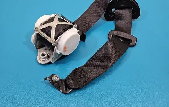 BMW 3 GT F34 Front seatbelt 7243308 IMPRK1539882