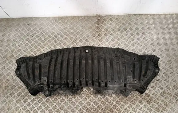Volkswagen Tiguan Engine splash shield/under tray 