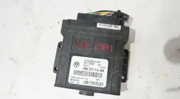 Skoda Fabia Mk2 (5J) Gearbox control unit/module 09G927750HM