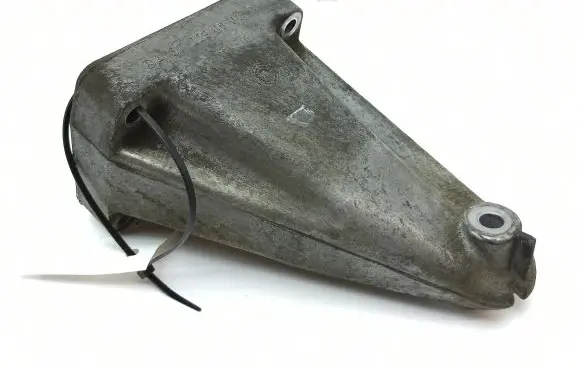 Mercedes-Benz C W203 Engine mounting bracket A6112230804