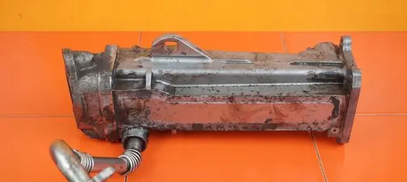 Volvo S80 EGR valve cooler 31272702 D5244T14