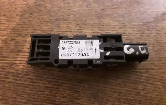 Jeep Grand Cherokee (WK) Airbag deployment crash/impact sensor 0467177AC