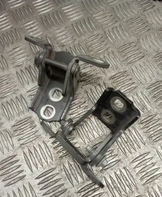 Opel Insignia A Rear door upper hinge