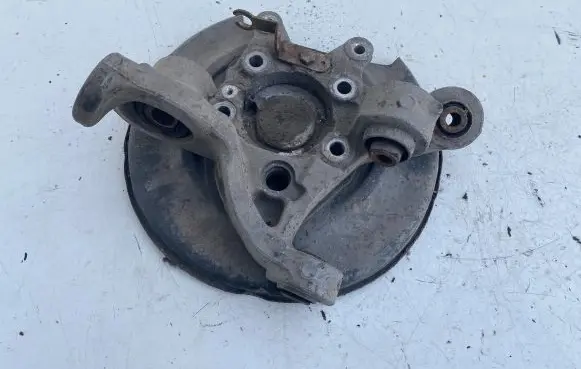 Volvo V70 Rear wheel hub P39960800