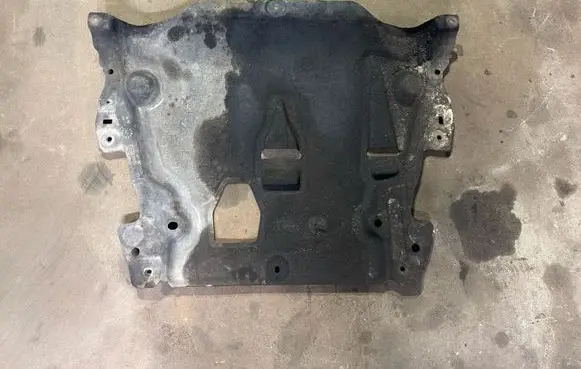 Volvo S80 Engine splash shield/under tray AG9N6P013DB