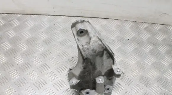 Mercedes-Benz C W205 Engine mounting bracket A6512234204