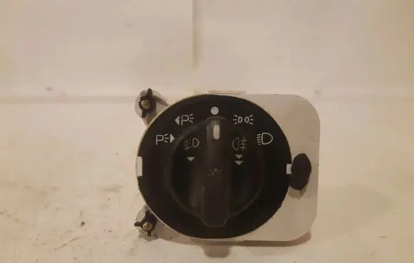 Ford Mondeo MK I Light switch 13K196