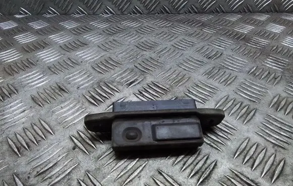 Toyota Prius+ (ZVW40) Tailgate opening switch 