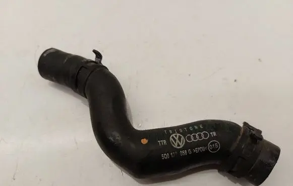 Engine coolant pipe/hose